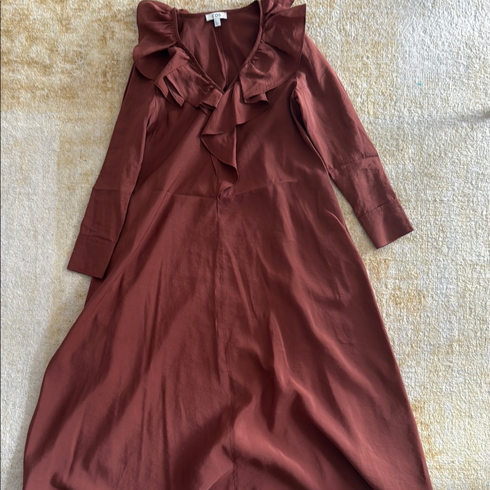 Elegant Ruffled Brown Dress🤎